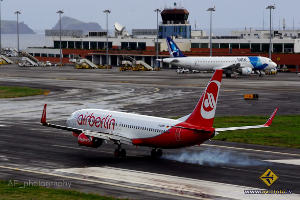 Boeing 737-86J